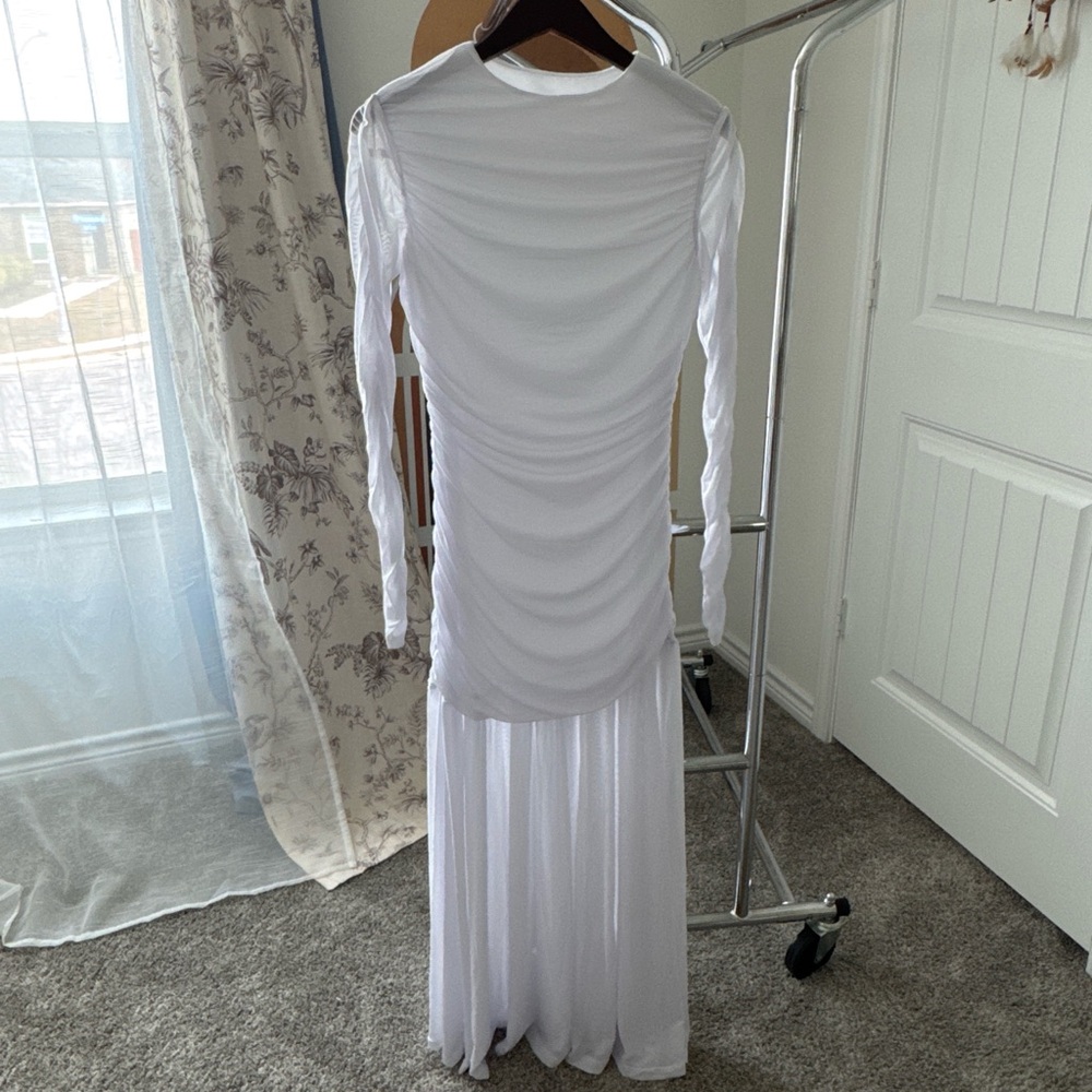 Elegant White Long Sleeve Dress